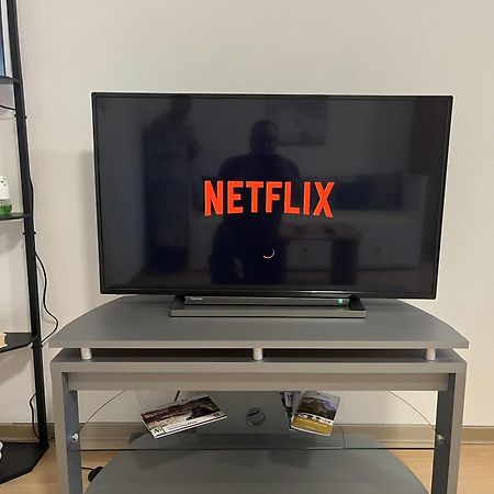 Neu Apartment In Schloss Naehe,Parkplatz, Netflix Sogel Bagian luar foto