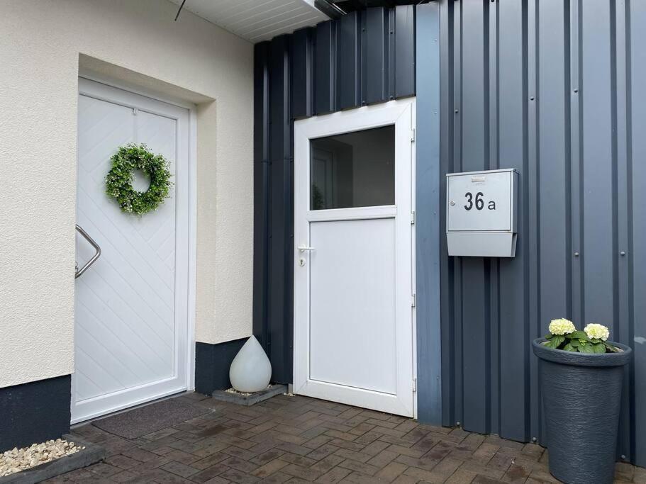 Neu Apartment In Schloss Naehe,Parkplatz, Netflix Sogel Bagian luar foto